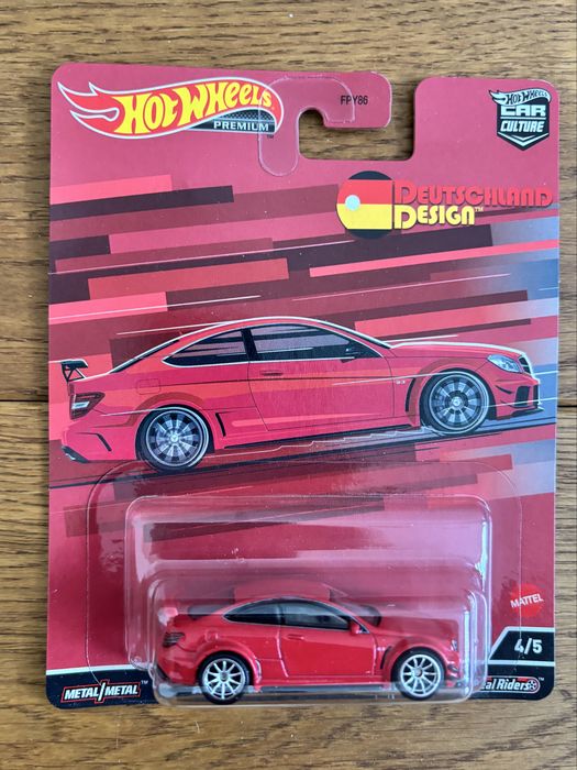 Hot Hot Wheels '12 Mercedes-Benz C63 AMG Coupe