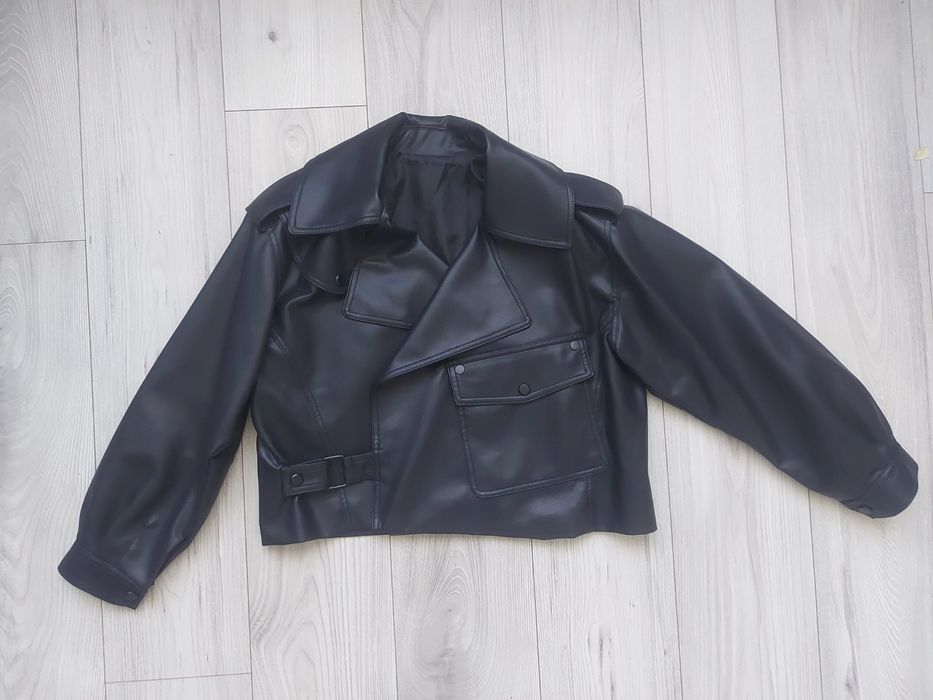 Осіння куртка з екошкіри м розміру(оверсайз)