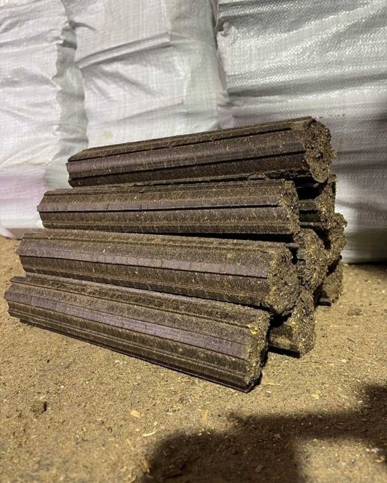 Паливні брикети з соняшника