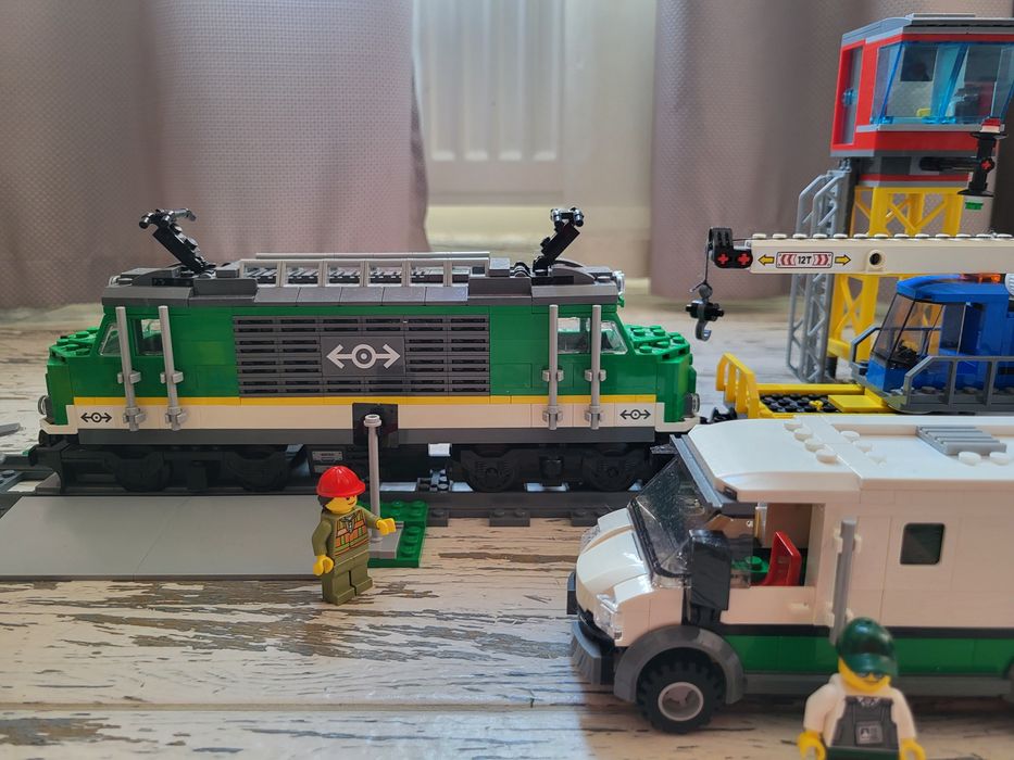 Конструктор LEGO City Вантажний потяг (60198)