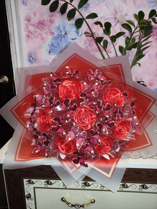 Чудовий подарук для вчителя, мами, та коханої людини.Букет з метелика