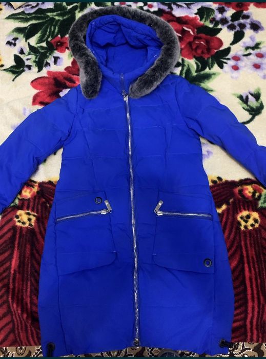 Продам куртку жіночу синя