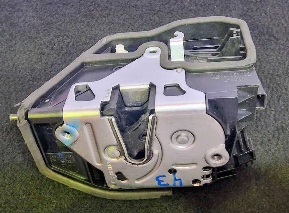 Fechadura / Fecho Porta Frente Esquerdo BMW 1 (F20) ano 2011