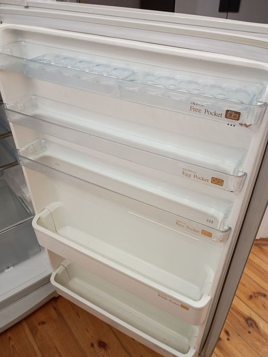 Lodówka Sharp wolnostojąca unikatowy design