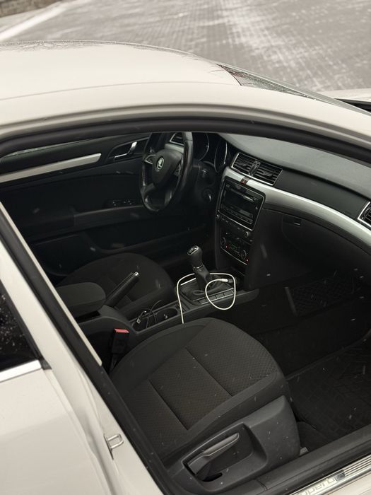 В продаже Skoda Superb 2013 года