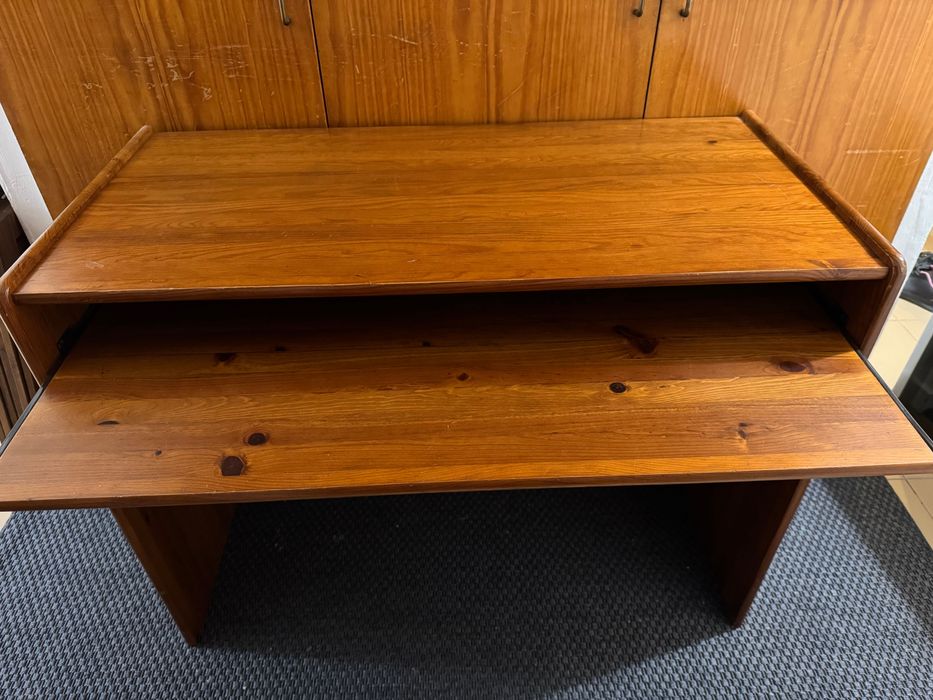 Secretária em madeira