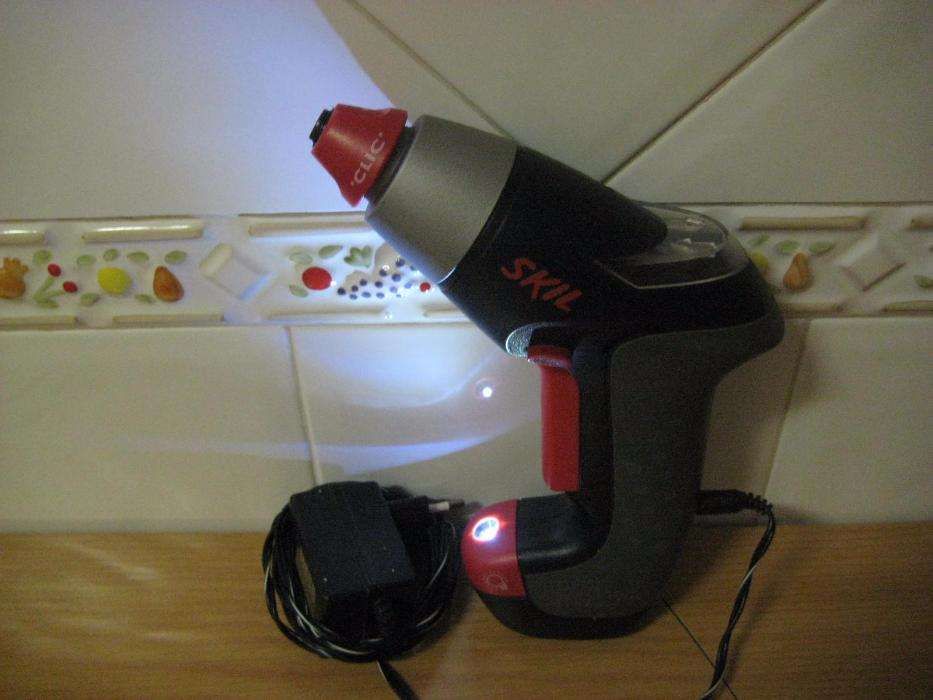 A Skil Screwdriver437198313825259521