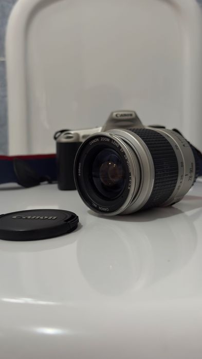 Canon EOS 300 + Zoom Lens 28-90mm