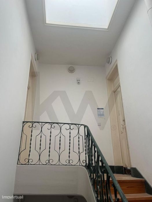 Apartamento T2 Totalmente Remodelado para Arrendamento | Lapa, Lisboa