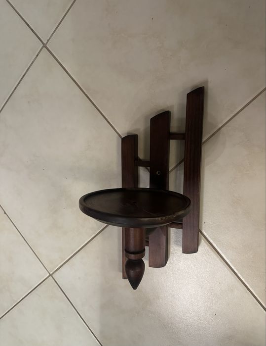 Kwietnik drewniany ścienny