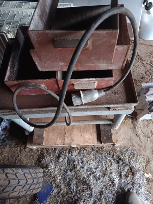 Stół wibracyjny plus formy