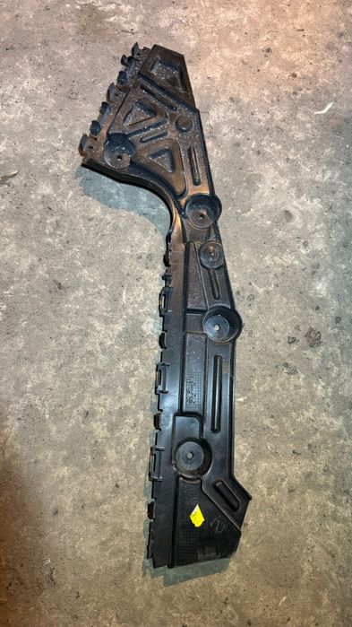 Кронштейн кріплення  заднього бампера лівий  14-19 (рено трафик)