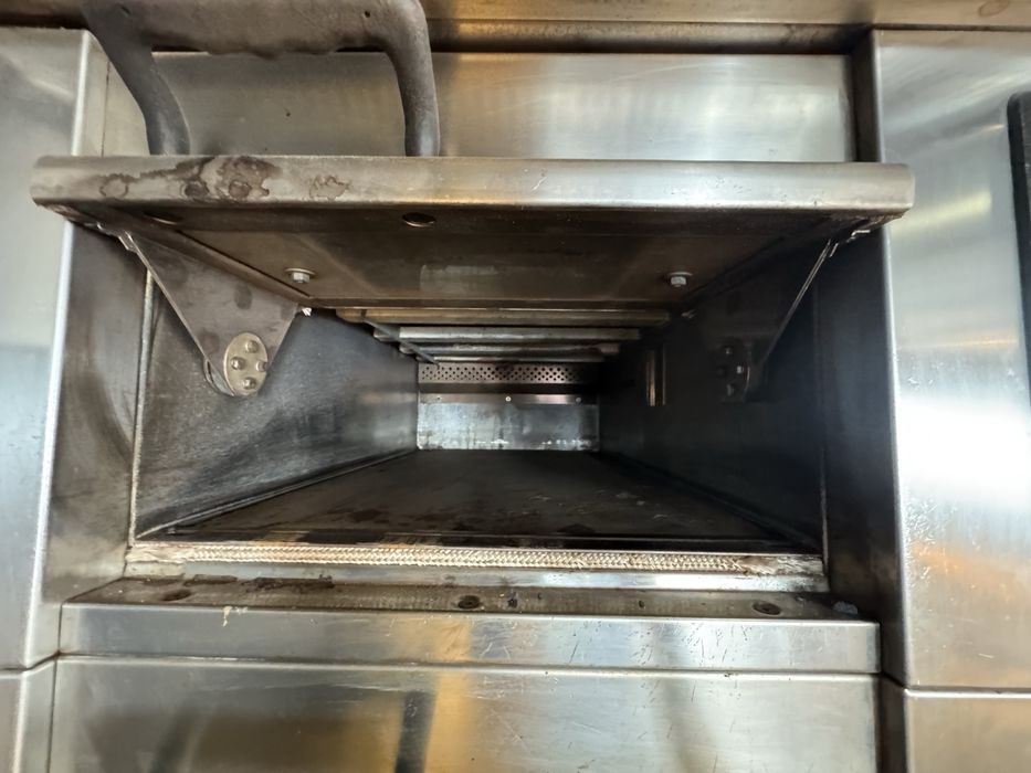 Forno Ramalho em muito bom estado.