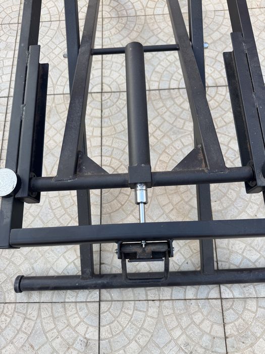 Mesa com tampo em vidro
