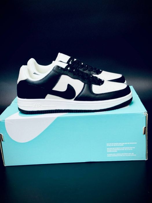 Мужские кроссовки Nike Черно-Белые кожаные красовки найк белые