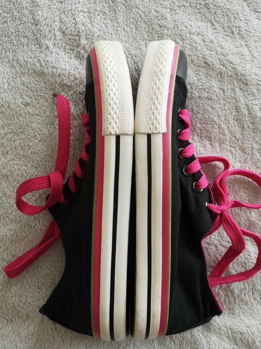 Czarne kolorowe buty sportowe trampki 39