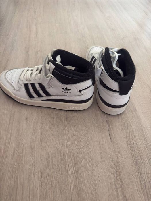 Кросіки адідас 37 eur