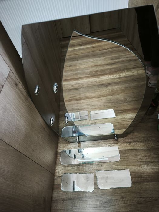 Дзеркало, дзеркало в ванну, дзеркало з поличками