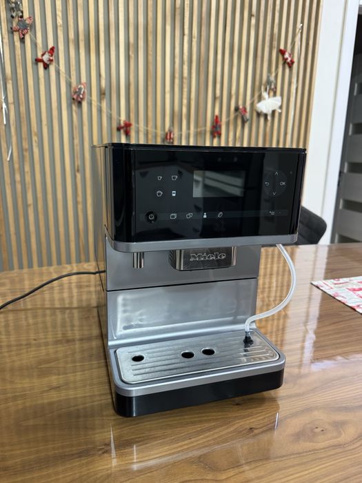 Кофемашина Miele CM6300