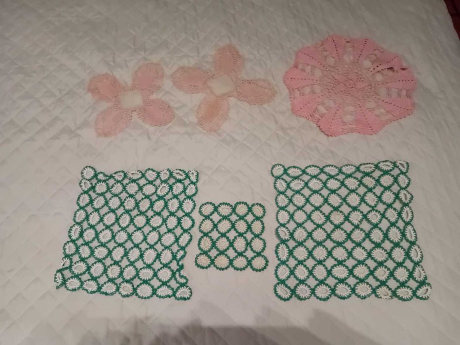 Lote de têxteis em renda