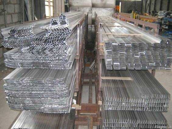 Радіатоний і верстатний алюмінієвий профіль, великий асортимент