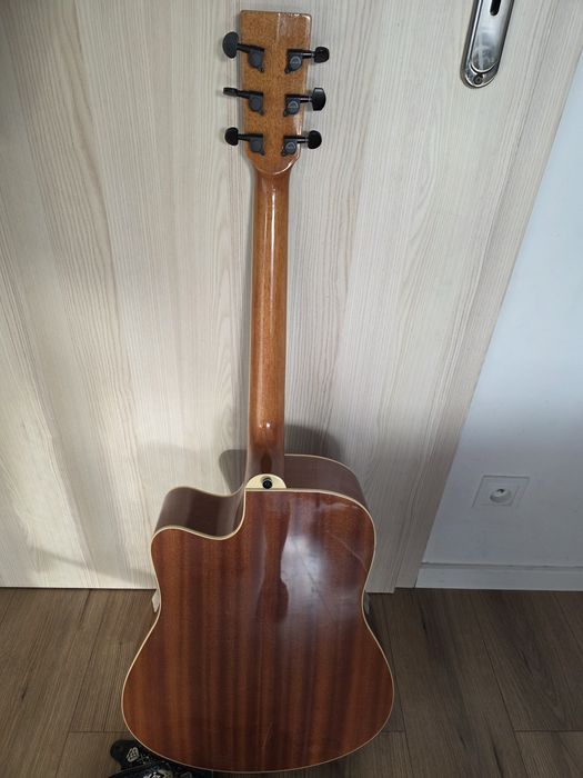 Gitara elektro-akustyczna USA