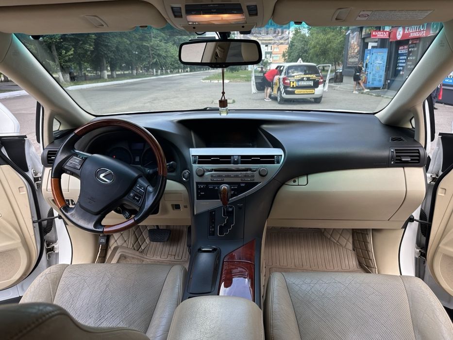 Лексус RX350 2011 рік випуску