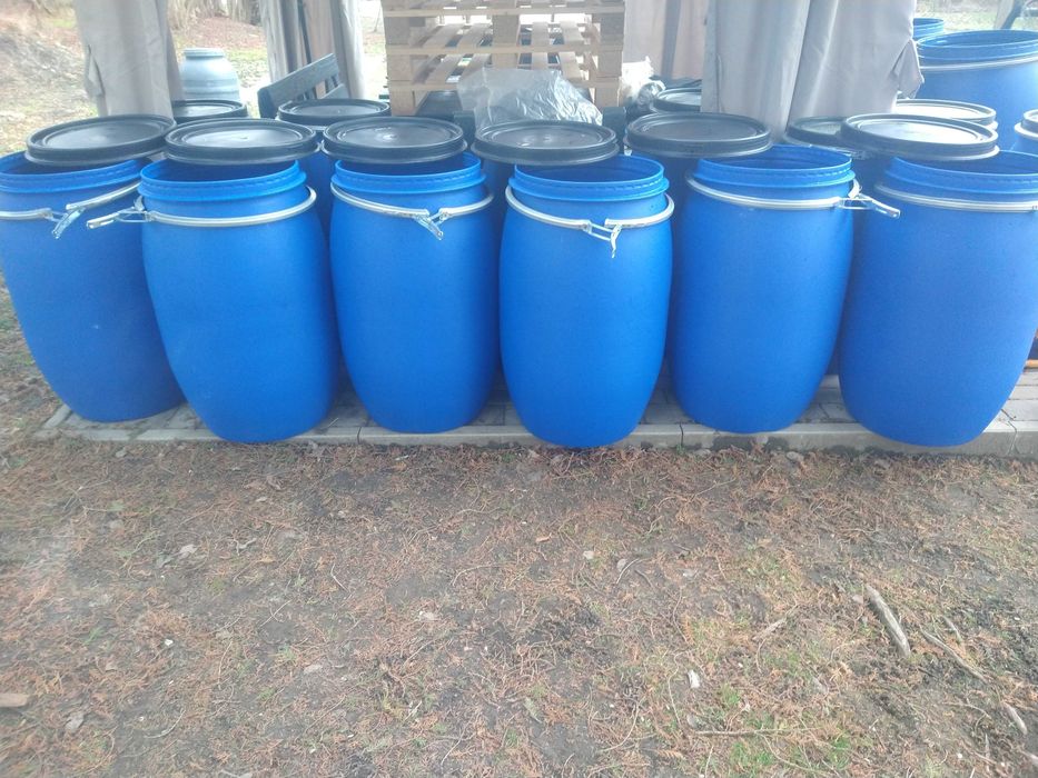 Beczka 120 l zamykana z pokrywą i obejmą na Wodę , Zboże ,Kompostownik