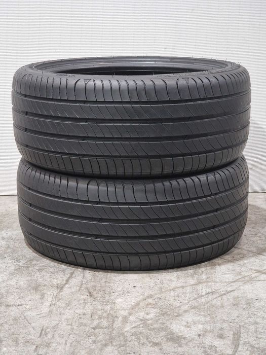 2 Pneus 225/40R18 MICHELIN Semi Novos