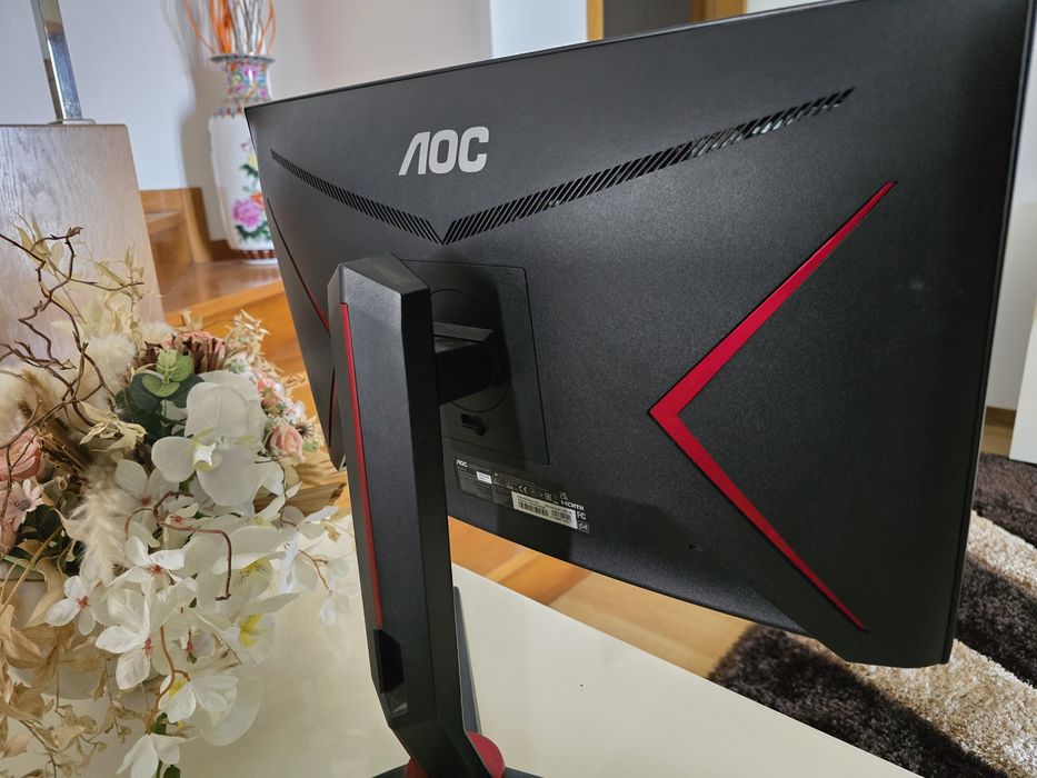 Monitor Gaming Curvo AOC 144HZ