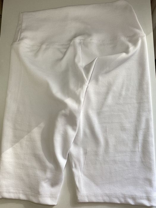 Білі велосипедки для спорту