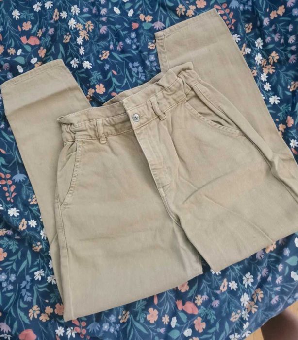 Oliwkowe Khaki spodnie jeansowe