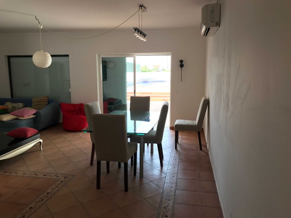 Altura T3, primeira linha de praia com piscina