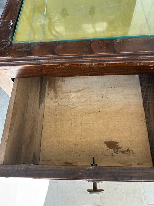 Conjunto de duas mesas de cabeceira para recuperar