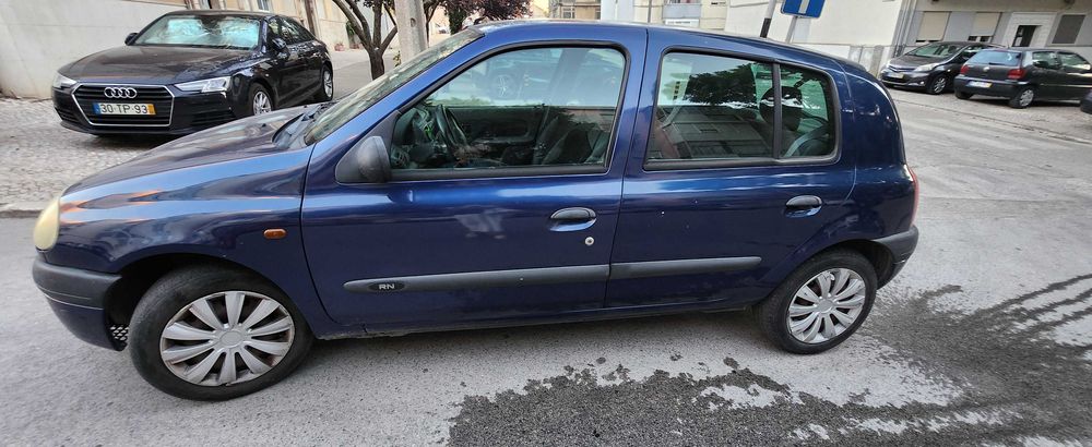 Vendo Renault Clio 1100cc 2000 foto 3