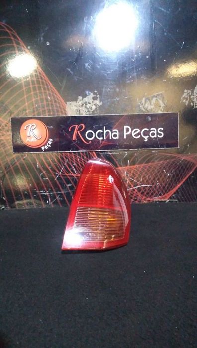 Farolim Stop Esq Alfa Romeo 147 (937_)