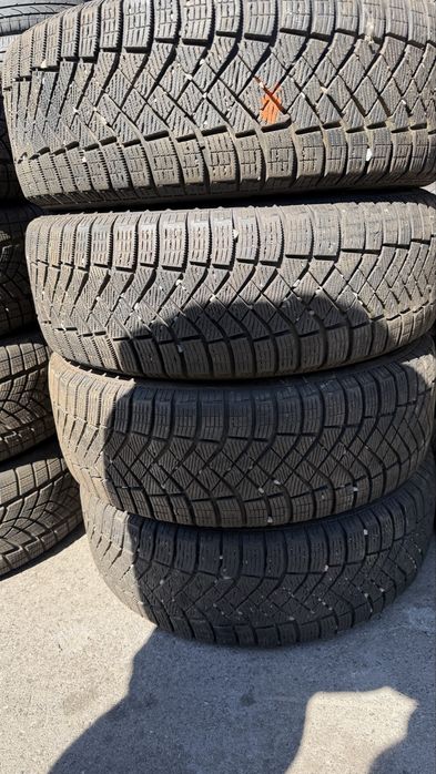 215/55/18 PirelliICE Zero
