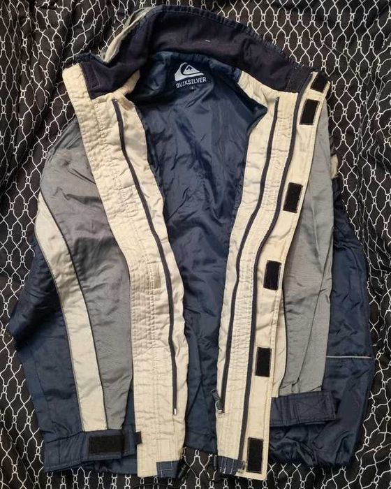 Kurtka r. L XL z kapturem na deszcz na wycieczki na spacery