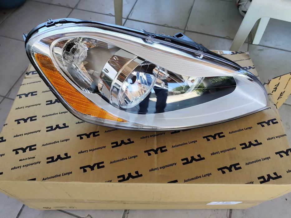 Óptica direita Volvo xc60
