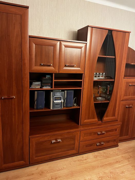 Mleblościanka z szafą