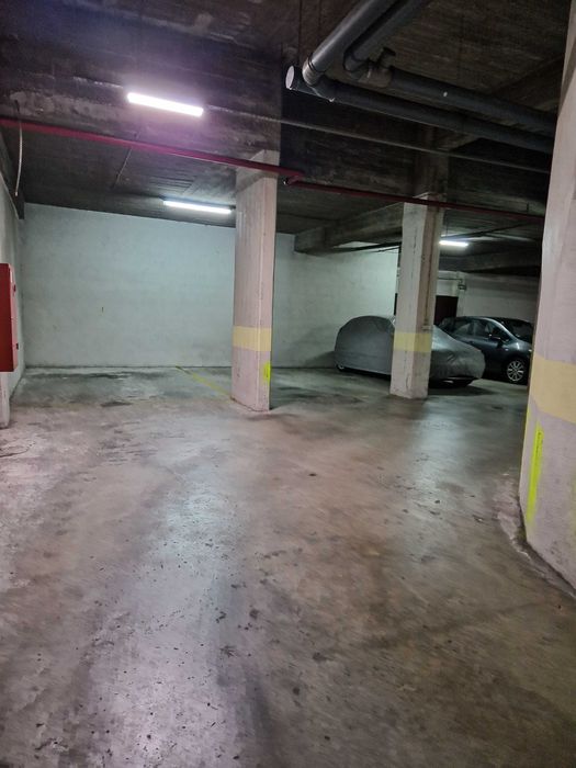 Arrenda-se Lugar de Garagem