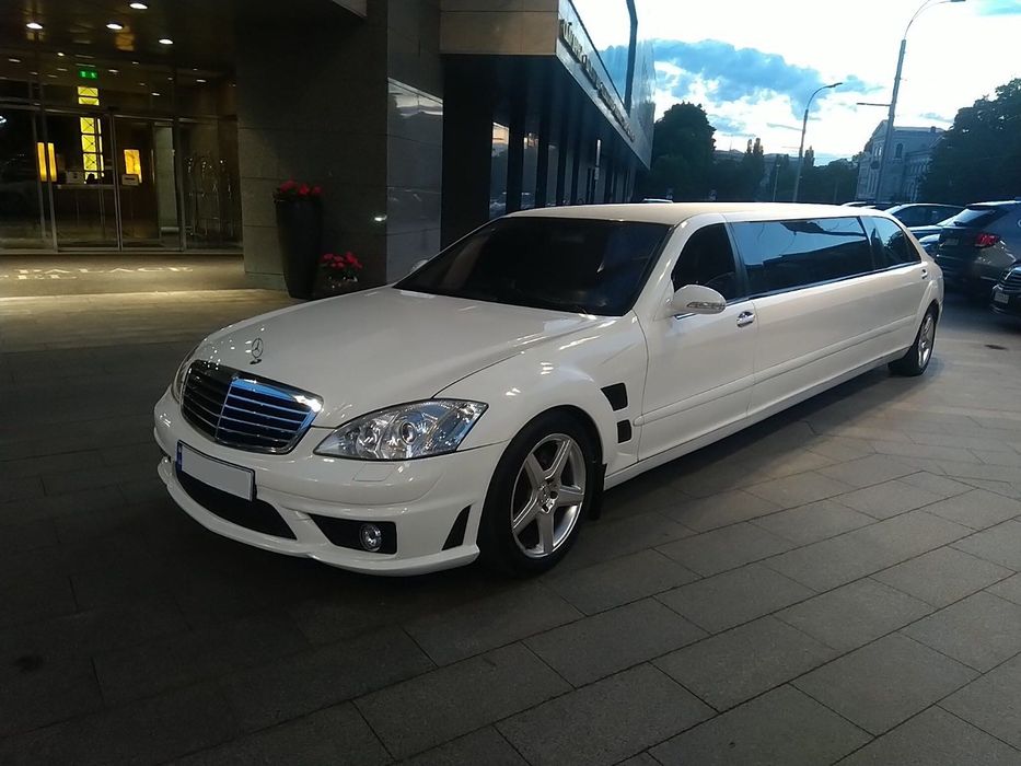 Аренда, прокат, заказ лимузинов с водителем в Харькове