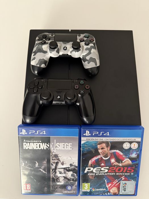 PS4 (Com 2 comandos, 2 jogos)