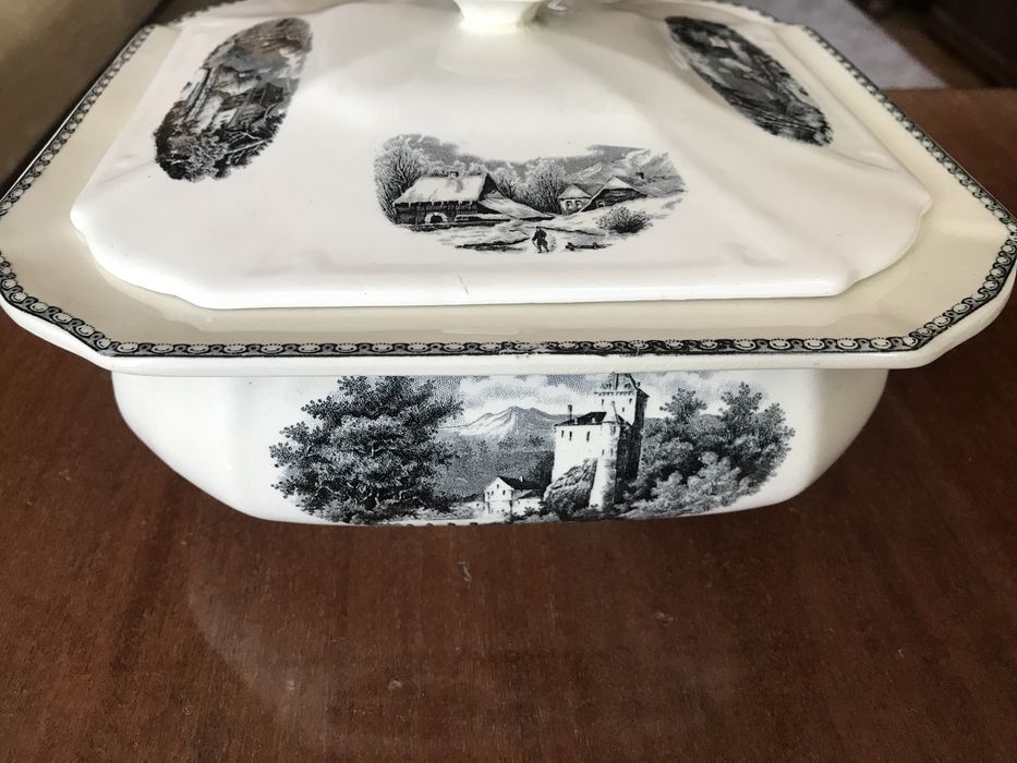 Продам антикварную супницу Made in Holland