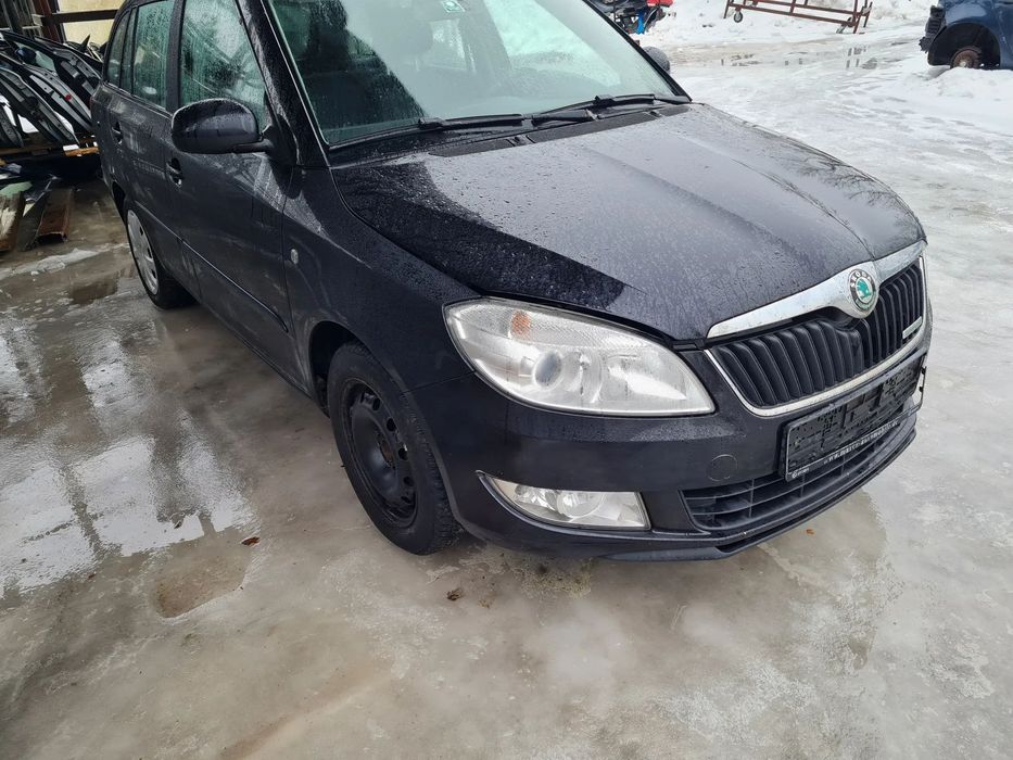 Zderzak przód błotniki maska pas przedni 9910 1.2 TDI Skoda Fabia II LIFT
