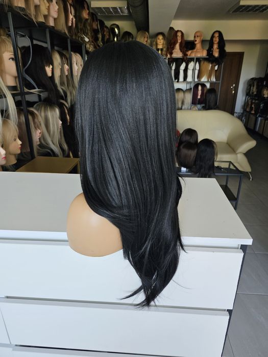 Długa peruka premium Miranda lace front czarna naturalna fryzura