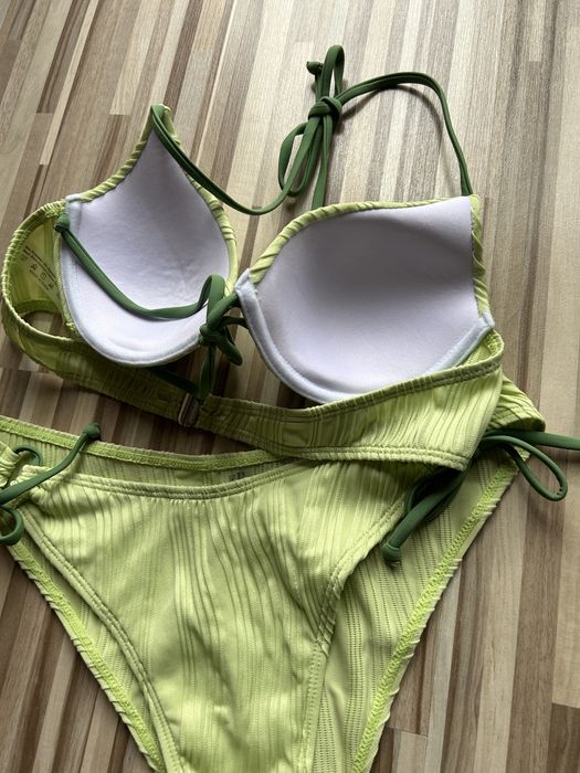 Strój kapielowy zielony usztywniany push up zielony SHEIN