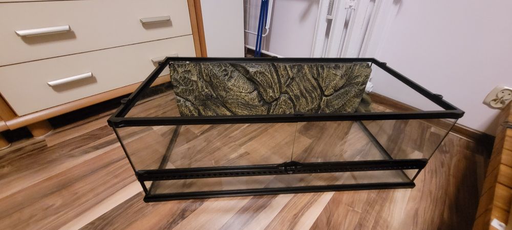 Sprzedam terrarium exo -terra 90 x 45 x 30 stan idealny tło Prudnik