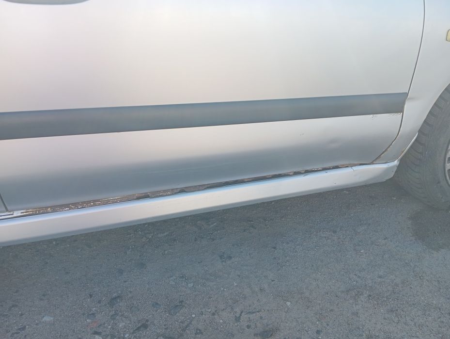 Mitsubishi Карізма 2002