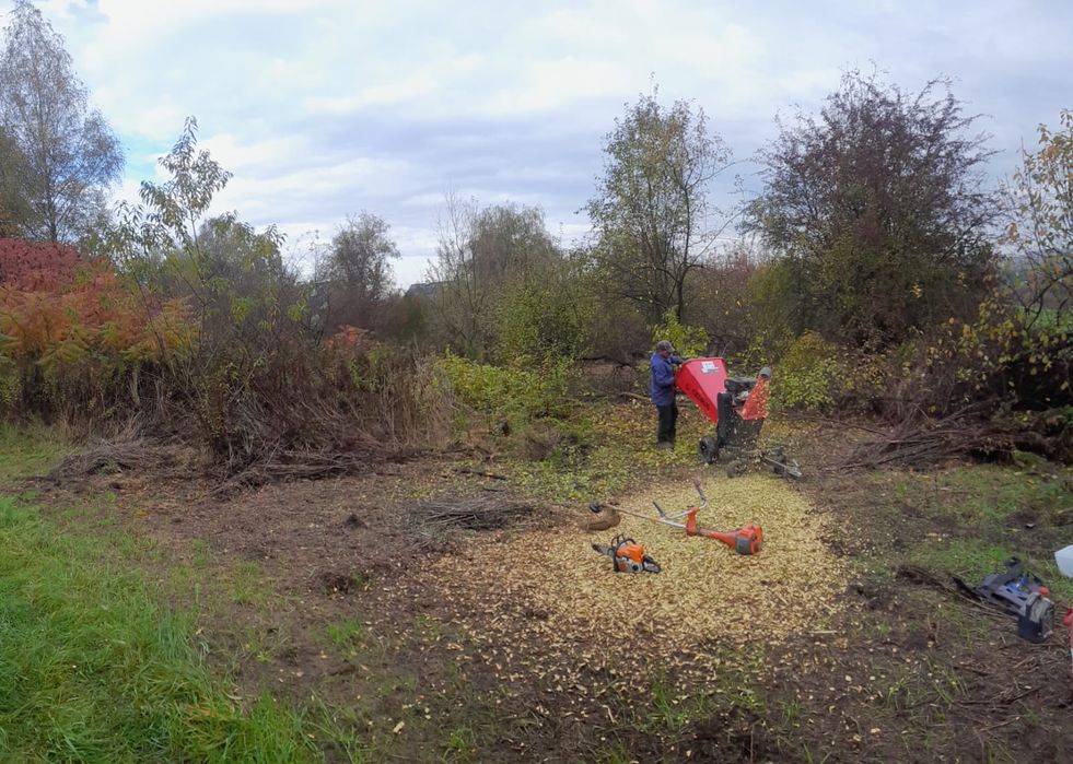 Czyszczenie działek wycinka drzew rębak  rozbiórka altan  garaży itp